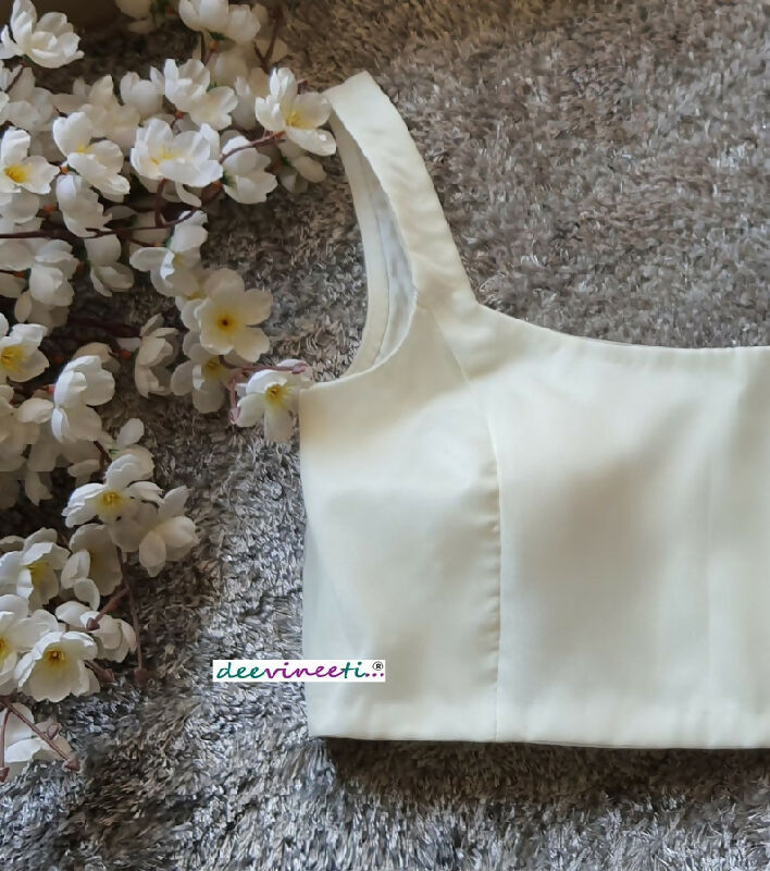 Off-White Tissue Sleeveless Square Neck Blouse