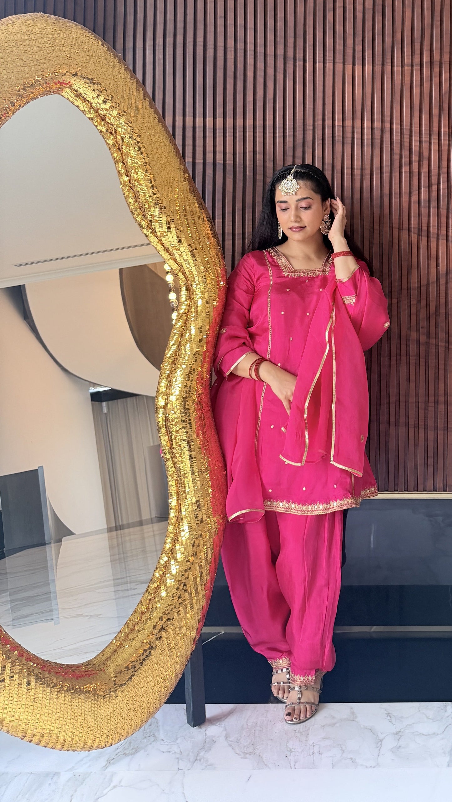 RIDHIMA VASHISTH IN FUSCIA FESTIVE SALWAR SET