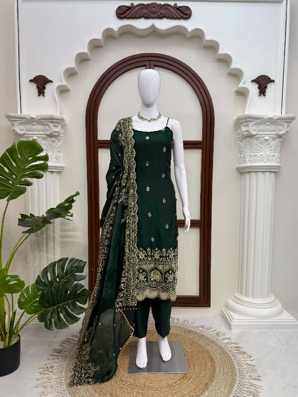 Green spaghetti sleeveless mehendi kurta with pent and dupatta 3pc set