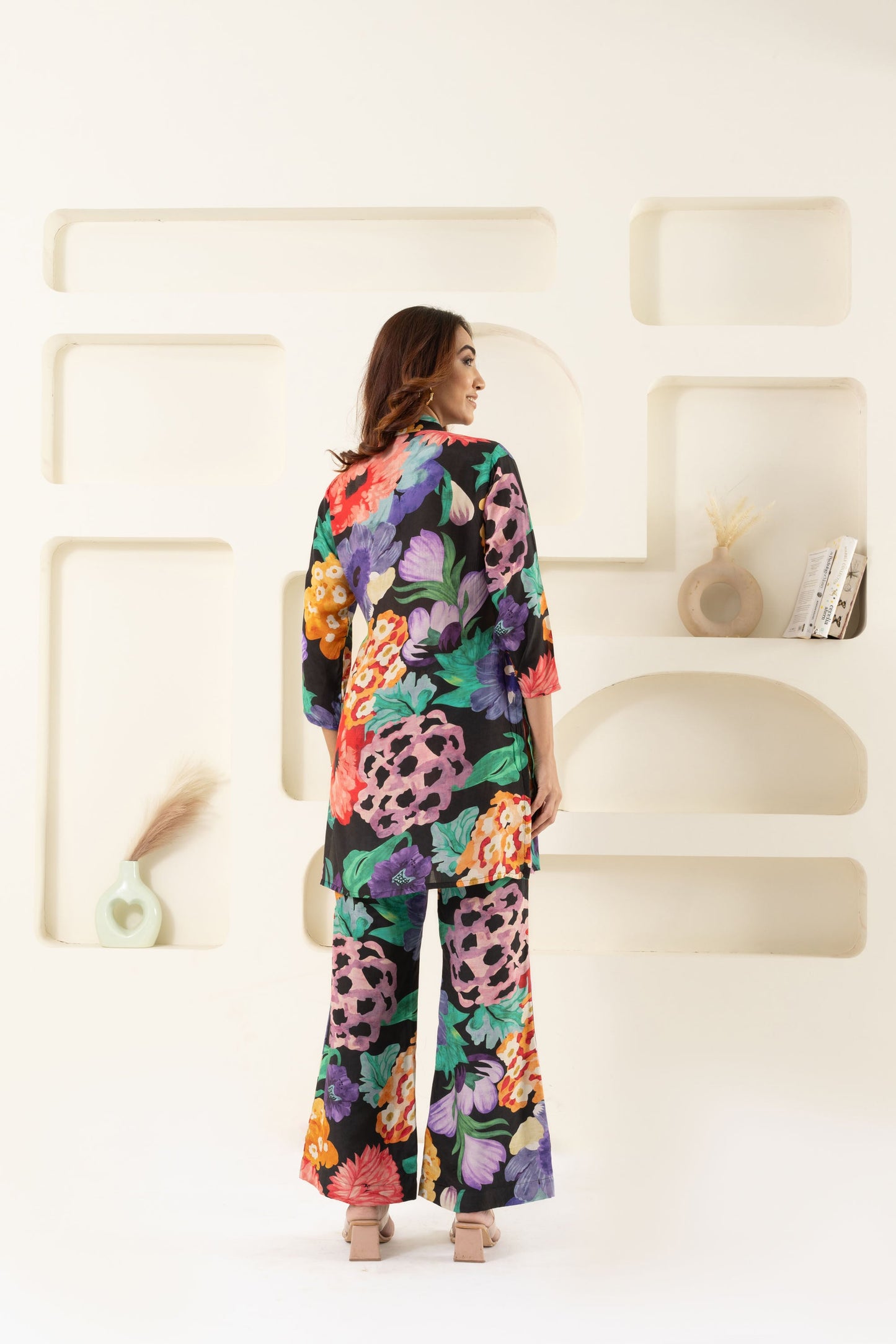 BLACK MYRA FLORAL CO-ORD SET.