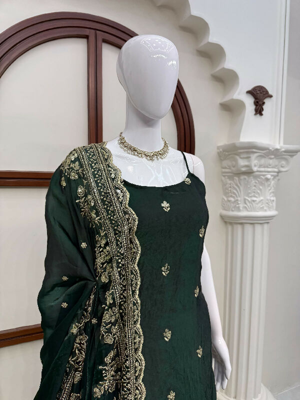 Green spaghetti sleeveless mehendi kurta with pent and dupatta 3pc set